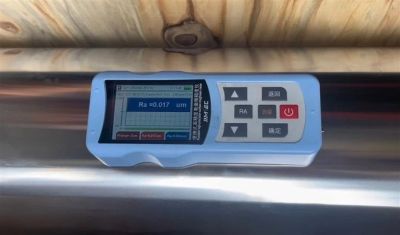 Con Lăn Kim Loại Bề Mặt Bóng Gương